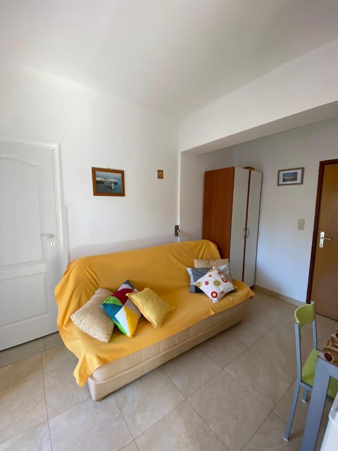 Apartmani Sara Omišalj Eksteriør bilde