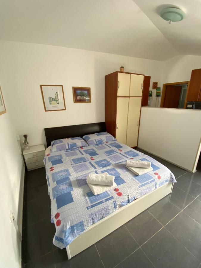 Apartmani Sara Omišalj Eksteriør bilde